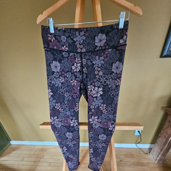 DHARMA BUMS LEGGINGS/OLD NAVY TANK - Picture 2 of 9